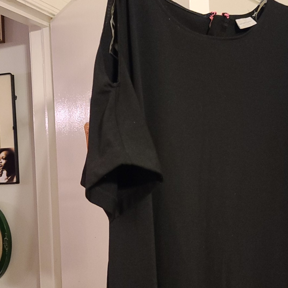 Dress - Picture 2 of 7